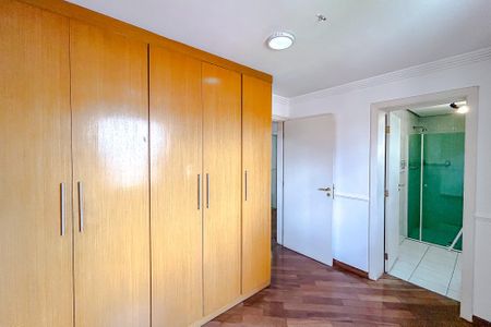 Apartamento à venda com 176m², 4 quartos e 3 vagas Suíte 2