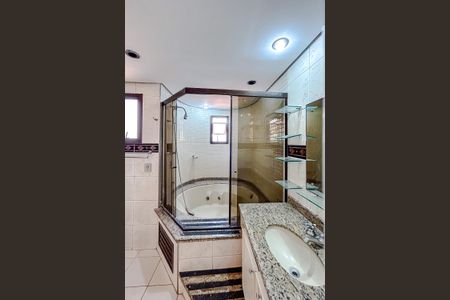 Apartamento à venda com 176m², 4 quartos e 3 vagasBanheiro da Suíte 1