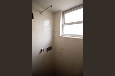 Banheiro de apartamento para alugar com 1 quarto, 45m² em Estrela do Norte, São Gonçalo