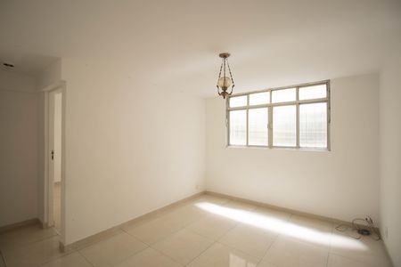 Sala de apartamento para alugar com 1 quarto, 45m² em Estrela do Norte, São Gonçalo