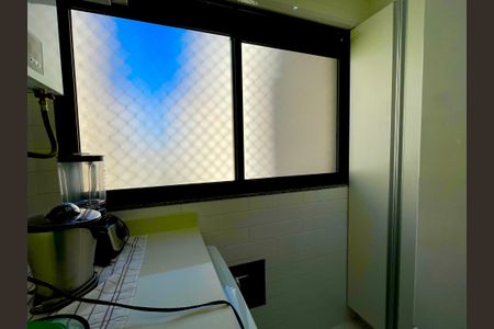 Apartamento à venda com 70m², 2 quartos e 1 vagaÁrea de Serviço