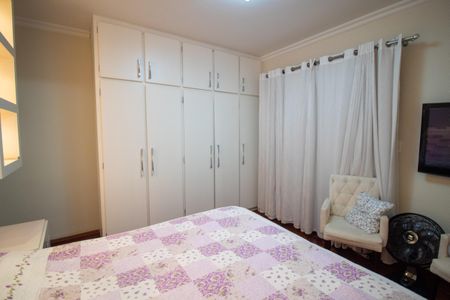 Casa à venda com 225m², 4 quartos e 2 vagasQuarto 1