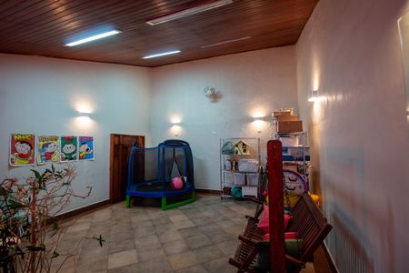 Casa à venda com 225m², 4 quartos e 2 vagasChurrasqueira