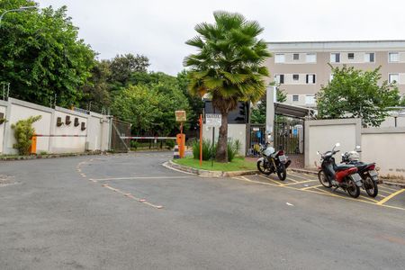 Apartamento para alugar com 46m², 2 quartos e 1 vagaFachada  do condomínio e portaria