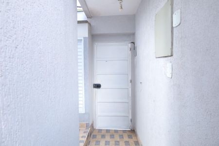 Apartamento à venda com 41m², 2 quartos e sem vagaÁrea comum - Saguão do prédio - Portão de entrada