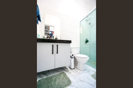 Casa à venda com 103m², 2 quartos e 4 vagas Casa à venda com 103m², 2 quartos e 4 vagasBanheiro da suíte 02