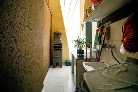 Casa à venda com 103m², 2 quartos e 4 vagas Casa à venda com 103m², 2 quartos e 4 vagasÁrea de serviço