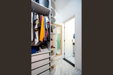 Casa à venda com 103m², 2 quartos e 4 vagas Casa à venda com 103m², 2 quartos e 4 vagasCloset da suíte 02