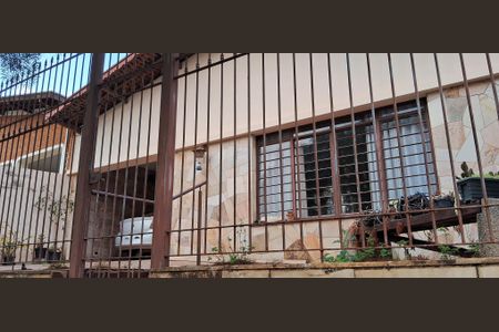 Casa à venda com 154m², 3 quartos e 2 vagasFachada