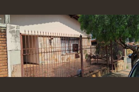 Casa à venda com 154m², 3 quartos e 2 vagasFachada