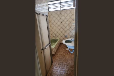 Casa à venda com 154m², 3 quartos e 2 vagasBanheiro