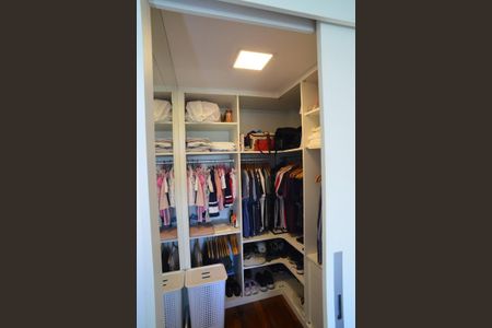 Apartamento à venda com 103m², 2 quartos e 2 vagasCloset