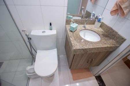 Casa à venda com 266m², 3 quartos e 2 vagasBanheiro Social Casa 2