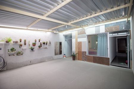Casa à venda com 266m², 3 quartos e 2 vagasGaragem
