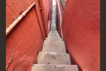 Casa à venda com 200m², 5 quartos e 2 vagasEscada 