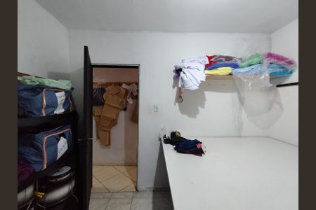 Casa à venda com 200m², 5 quartos e 2 vagasQuarto 