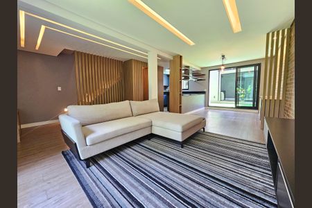 Sala de casa à venda com 3 quartos, 150m² em Vila Cordeiro, São Paulo