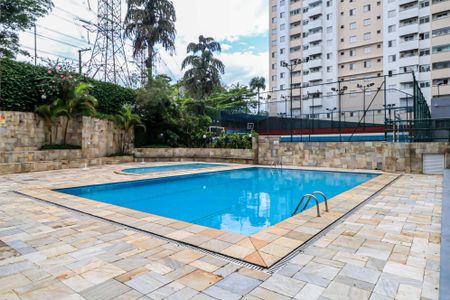 Apartamento à venda com 80m², 3 quartos e 2 vagas Apartamento à venda com 80m², 3 quartos e 2 vagasÁrea comum - Piscina