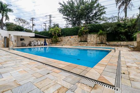 Apartamento à venda com 80m², 3 quartos e 2 vagas Apartamento à venda com 80m², 3 quartos e 2 vagasÁrea comum - Piscina