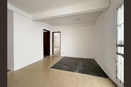 Sala  de casa para alugar com 2 quartos, 70m² em Santo Antônio, Belo Horizonte
