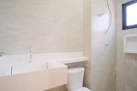 Casa à venda com 128m², 3 quartos e 3 vagasBanheiro da Suíte 3