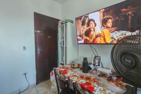 Sala de casa para alugar com 2 quartos, 79m² em Vila Alice (Vicente de Carvalho), Guarujá