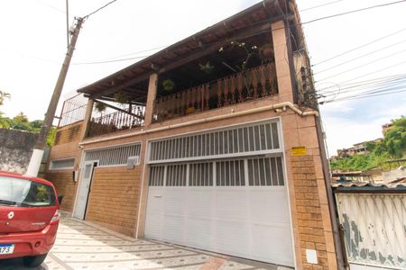 Casa à venda com 360m², 8 quartos e 5 vagasFachada