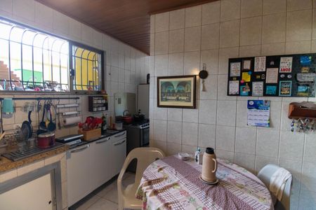 Casa à venda com 360m², 8 quartos e 5 vagasCozinha - casa 3 