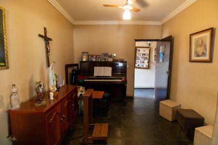 Casa à venda com 360m², 8 quartos e 5 vagasSala