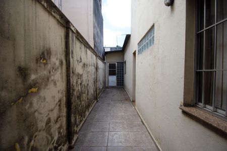 Casa à venda com 175m², 3 quartos e 2 vagas Casa à venda com 175m², 3 quartos e 2 vagascorredor externo acesso a sala 3