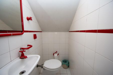 Casa à venda com 175m², 3 quartos e 2 vagas Casa à venda com 175m², 3 quartos e 2 vagaslavabo