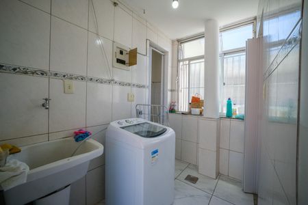 Apartamento para alugar com 130m², 3 quartos e sem vagaÁrea de Serviço