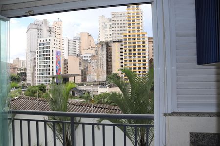 Varanda de kitnet/studio para alugar com 1 quarto, 27m² em Bela Vista, São Paulo