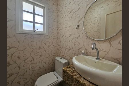 Casa de condomínio para alugar com 210m², 3 quartos e 2 vagasBanheiro 