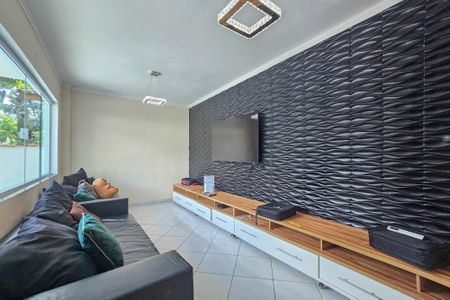 Casa de condomínio para alugar com 210m², 3 quartos e 2 vagasSala