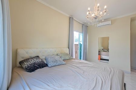 Casa de condomínio para alugar com 210m², 3 quartos e 2 vagasSuite 3