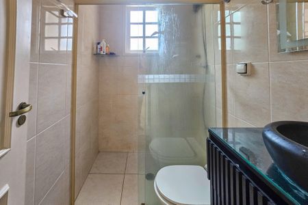 Casa de condomínio para alugar com 210m², 3 quartos e 2 vagasBanheiro da suíte 3