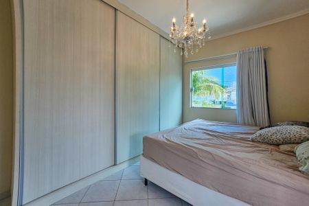 Casa de condomínio para alugar com 210m², 3 quartos e 2 vagasSuite 3