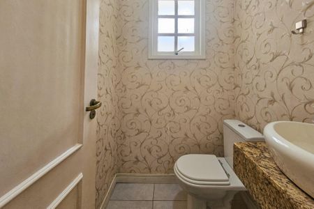 Casa de condomínio para alugar com 210m², 3 quartos e 2 vagasBanheiro