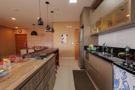 Cozinha de apartamento para alugar com 3 quartos, 150m² em Vila Edmundo, Taubaté