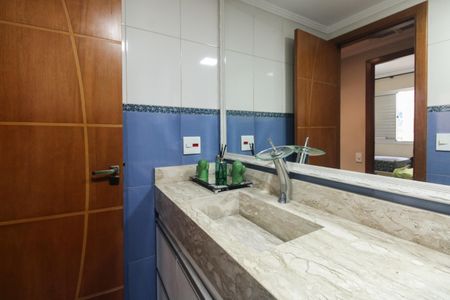 Apartamento à venda com 55m², 2 quartos e sem vaga Apartamento à venda com 55m², 2 quartos e sem vagaBanheiro