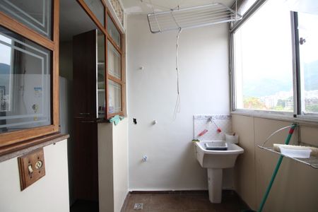 Apartamento à venda com 93m², 2 quartos e 1 vagaÁrea de Serviço