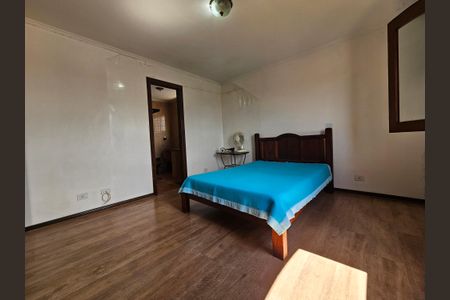 Casa à venda com 236m², 5 quartos e 4 vagasSuíte