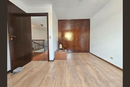 Casa à venda com 236m², 5 quartos e 4 vagasQuarto 2
