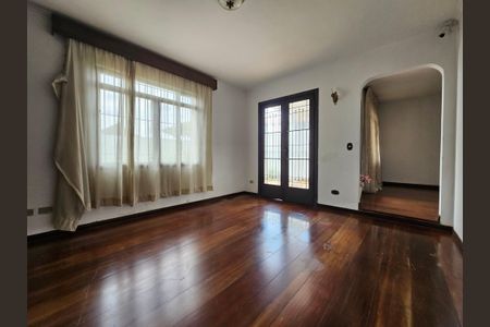 Casa à venda com 236m², 5 quartos e 4 vagasSala 1