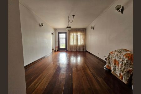 Casa à venda com 236m², 5 quartos e 4 vagasSala 2