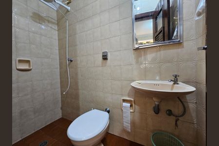 Casa à venda com 236m², 5 quartos e 4 vagasBanheiro de serviço