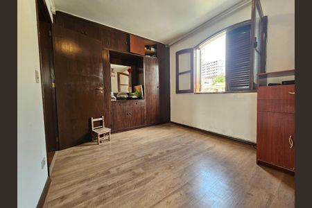 Casa à venda com 236m², 5 quartos e 4 vagasQuarto 3