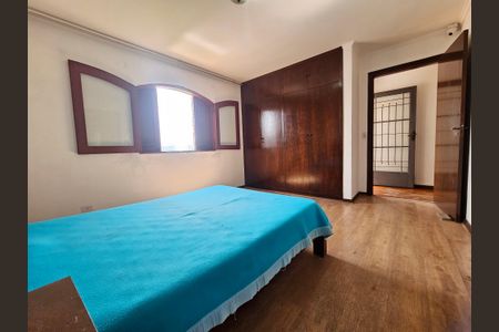 Casa à venda com 236m², 5 quartos e 4 vagasSuíte