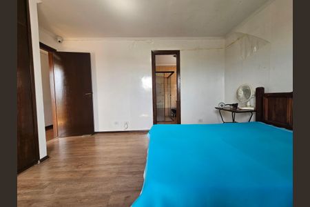 Casa à venda com 236m², 5 quartos e 4 vagasSuíte